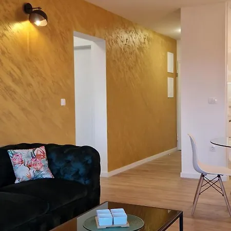 Marcelina 2 In * Τρογκίρ