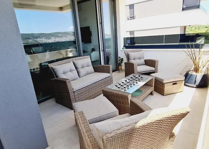 Marcelina 2 In * Trogir