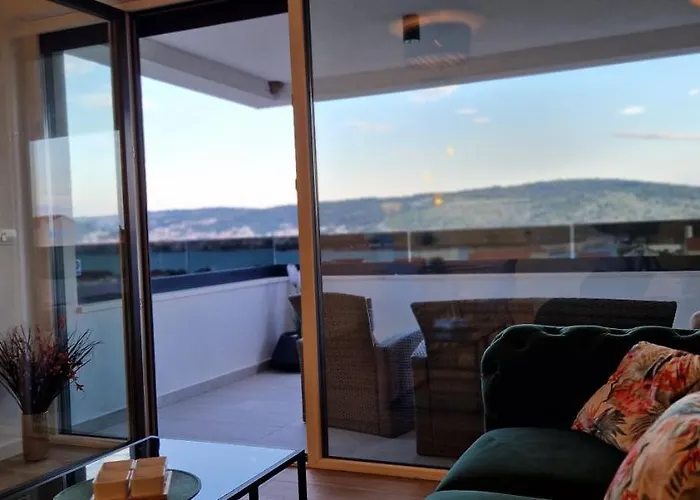 Marcelina 2 In * Trogir