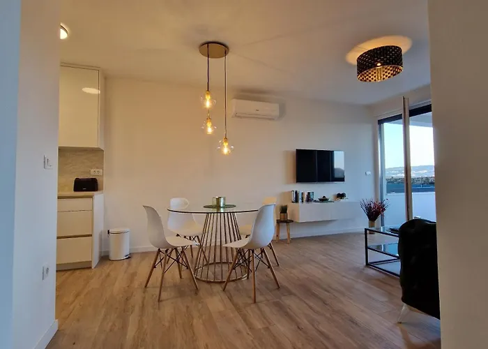 Marcelina 2 In Apartman *